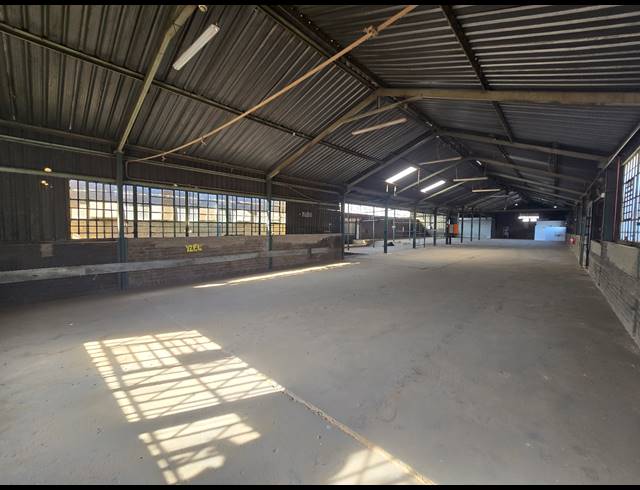 2,743M² WAREHOUSE TO LET IN ANDERBOLT
